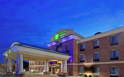 Photo 2 - Holiday Inn Express & Suites Chesterfield by IHG