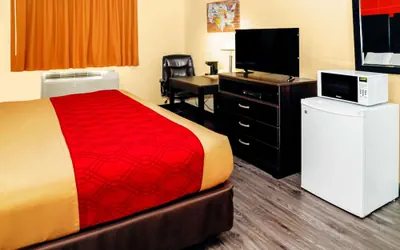 Photo 5 - Econo Lodge Rome South