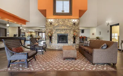 Photo 4 - Best Western Plus Cimarron Hotel & Suites