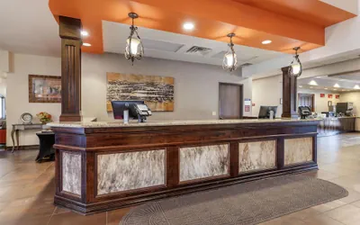 Photo 3 - Best Western Plus Cimarron Hotel & Suites