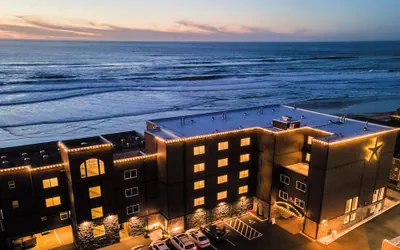 Photo 2 - Starfish Manor Oceanfront Hotel
