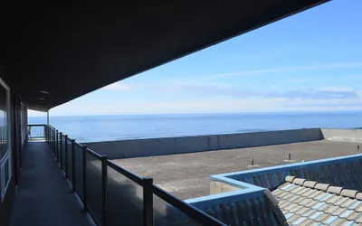 Photo 2 - Beachfront Manor Hotel