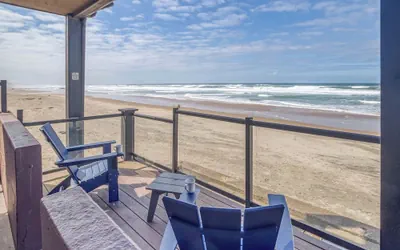 Photo 5 - Beachfront Manor Hotel