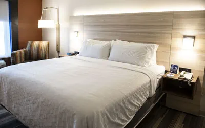 Photo 4 - Holiday Inn Express & Suites Sedalia by IHG