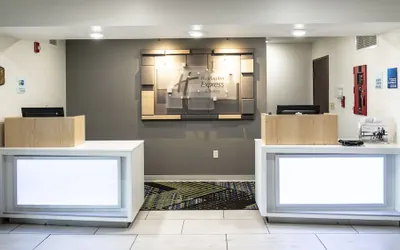Photo 3 - Holiday Inn Express & Suites Sedalia by IHG