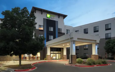 Holiday Inn Express & Suites Albuquerque Historic Old Town by IHG