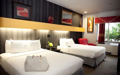 Photo 4 - Metropolis Resort