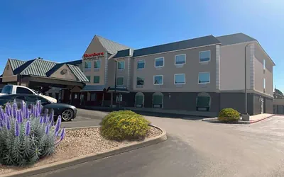 Photo 2 - Hawthorn Extended Stay by Wyndham Hobbs