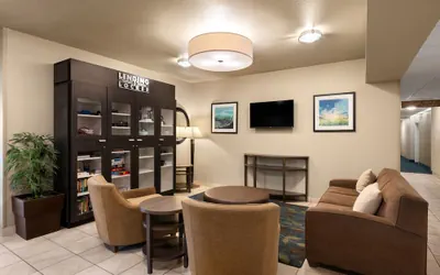 Photo 4 - Candlewood Suites Bismarck by IHG
