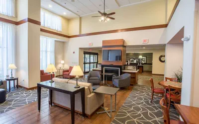 Photo 5 - Hampton Inn & Suites Tilton