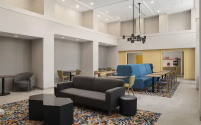 Photo 4 - Hampton Inn & Suites Tilton
