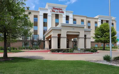 Photo 2 - Hampton Inn & Suites Dallas-DeSoto