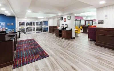 Photo 3 - Hampton Inn Miami