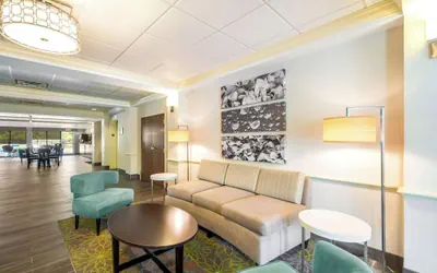 Photo 3 - Sleep Inn & Suites Dover University Area