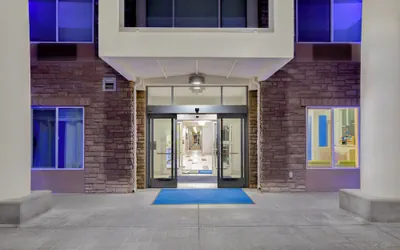 Holiday Inn Express & Suites Ontario by IHG