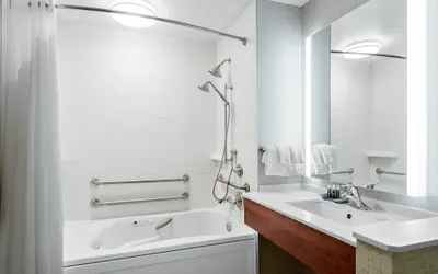 Photo 5 - Holiday Inn Express & Suites Ontario by IHG