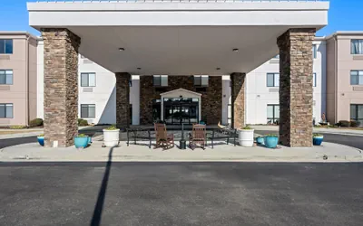 Photo 2 - Comfort Suites Cullman I-65 Exit 310