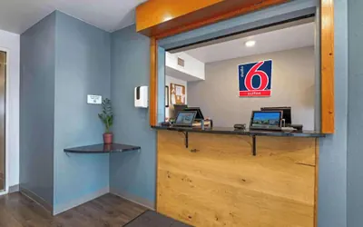 Photo 3 - Studio 6 Extended Stay Cincinnati Sharonville OH