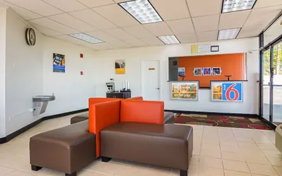 Photo 5 - Motel 6 Cleveland, TN