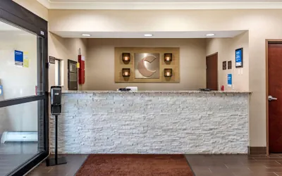 Photo 3 - Comfort Inn & Suites Muncie Near University
