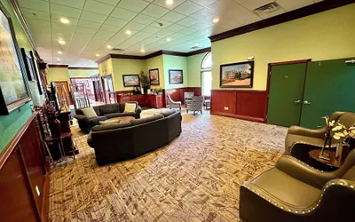 Photo 3 - Mackinaw Beach & Bay Inn & Suites