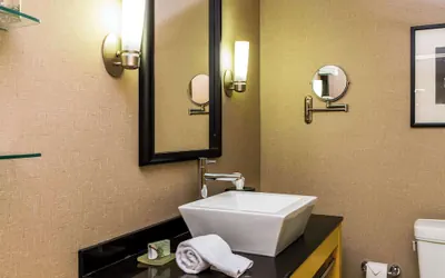 Photo 4 - Cambria Hotel Raleigh - Durham Airport