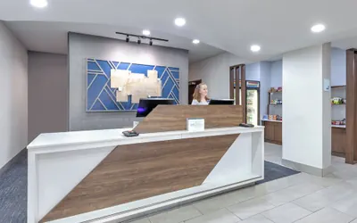 Photo 2 - Holiday Inn Express & Suites Granbury by IHG