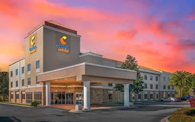 Photo 2 - Comfort Suites Brunswick