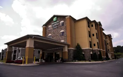 Photo 2 - Holiday Inn Express & Suites Atlanta East – Lithonia by IHG