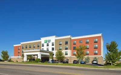 Photo 2 - Holiday Inn Express & Suites Pueblo North by IHG
