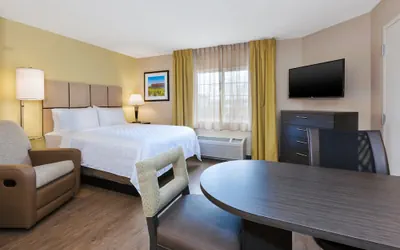 Photo 3 - Candlewood Suites Rocky Mount by IHG