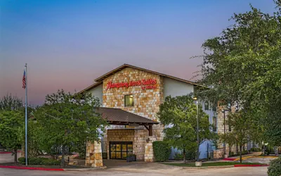 Photo 2 - Hampton Inn & Suites Austin - Lakeway