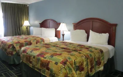 Photo 5 - Regency Inn