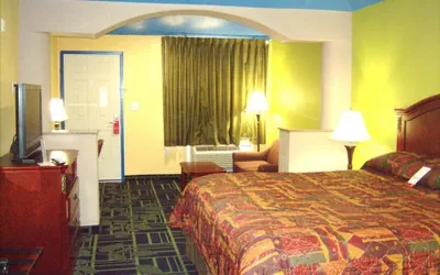 Photo 3 - Regency Inn