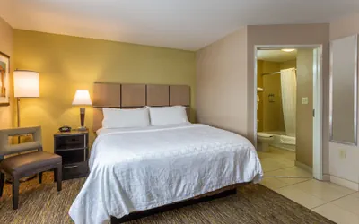 Photo 3 - Candlewood Suites Airport by IHG