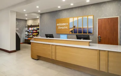Photo 4 - Hampton Inn & Suites Mystic