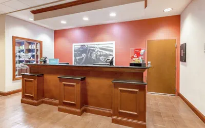 Photo 4 - Hampton Inn Auburn