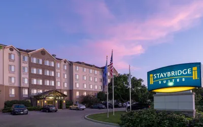 Photo 2 - Staybridge Suites Milwaukee Airport South by IHG