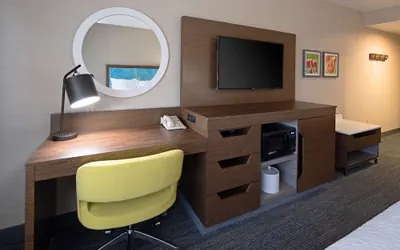 Photo 5 - Hampton Inn Visalia