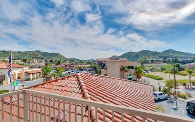Photo 4 - Holiday Inn Express & Suites, Lake Elsinore by IHG