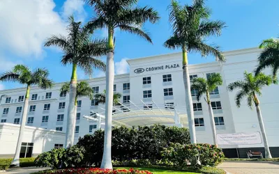 Crowne Plaza Ft. Myers Gulf Coast by IHG