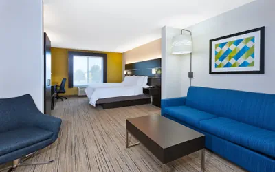 Photo 3 - Holiday Inn Express Hotel & Suites Cleveland - Richfield by IHG