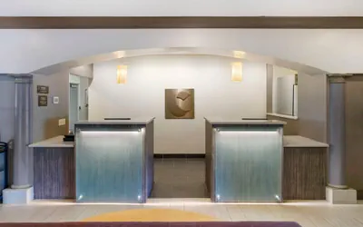 Photo 5 - Comfort Inn & Suites