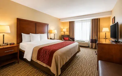 Photo 2 - Comfort Inn Pomona near Fairplex
