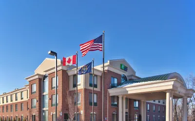 Photo 2 - Holiday Inn Express Hotel & Suites Detroit-Novi by IHG