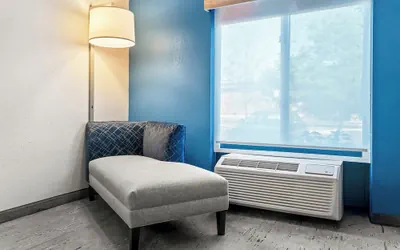 Photo 5 - Holiday Inn Express Hotel & Suites Detroit-Novi by IHG