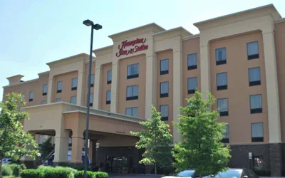 Photo 2 - Hampton Inn & Suites Nashville @ Opryland