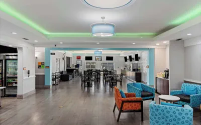 Photo 3 - La Quinta Inn & Suites by Wyndham Raymondville