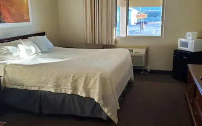 Photo 5 - Days Inn by Wyndham Beaver