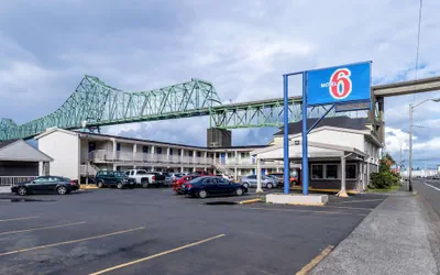 Photo 2 - Motel 6 Astoria, OR